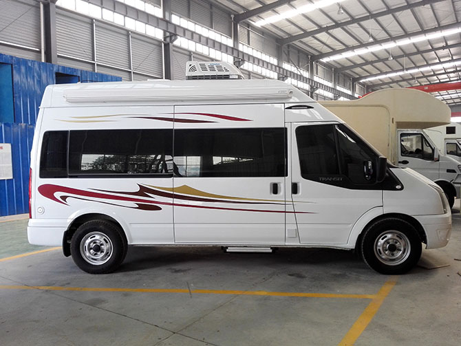 福特新世代全順V348長(zhǎng)軸高頂B型房車