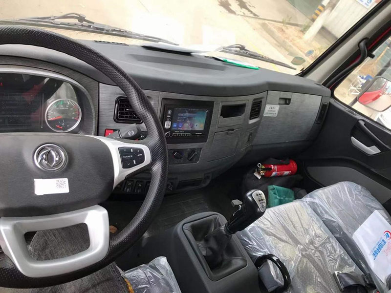 國(guó)六東風(fēng)錦程后八輪平板運(yùn)輸車(chē)